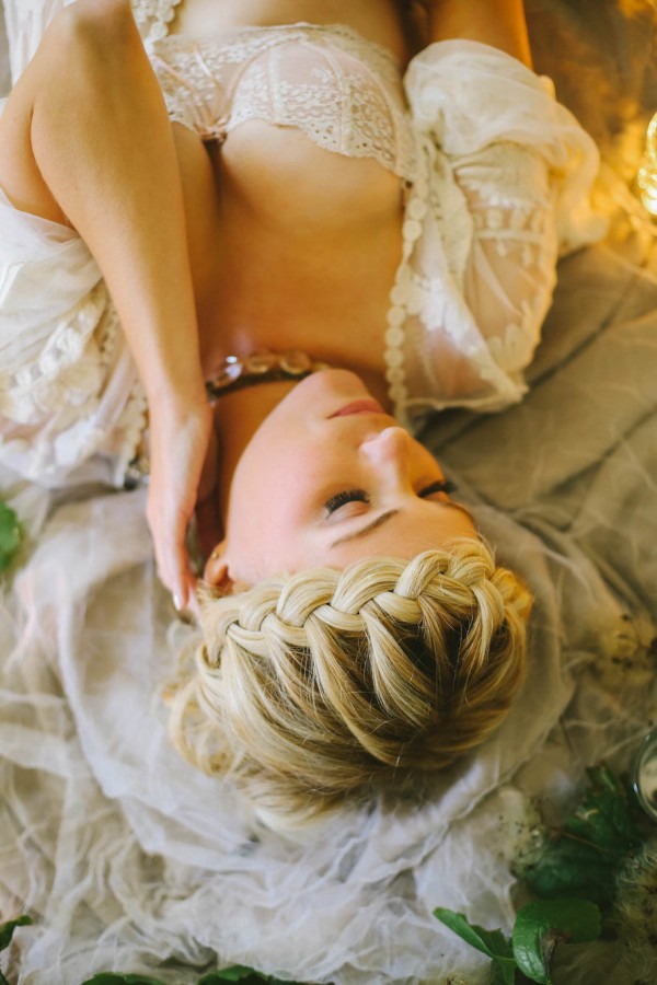 Vintage-Boudoir-Session-Inspired-Leaves-Light-Kathy-Davies-Photography (9 of 16)