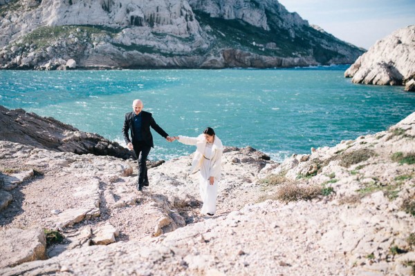 Chilly-Waterfront-Engagement-Near-Marseille-Laurent-Brouzet (13 of 24)
