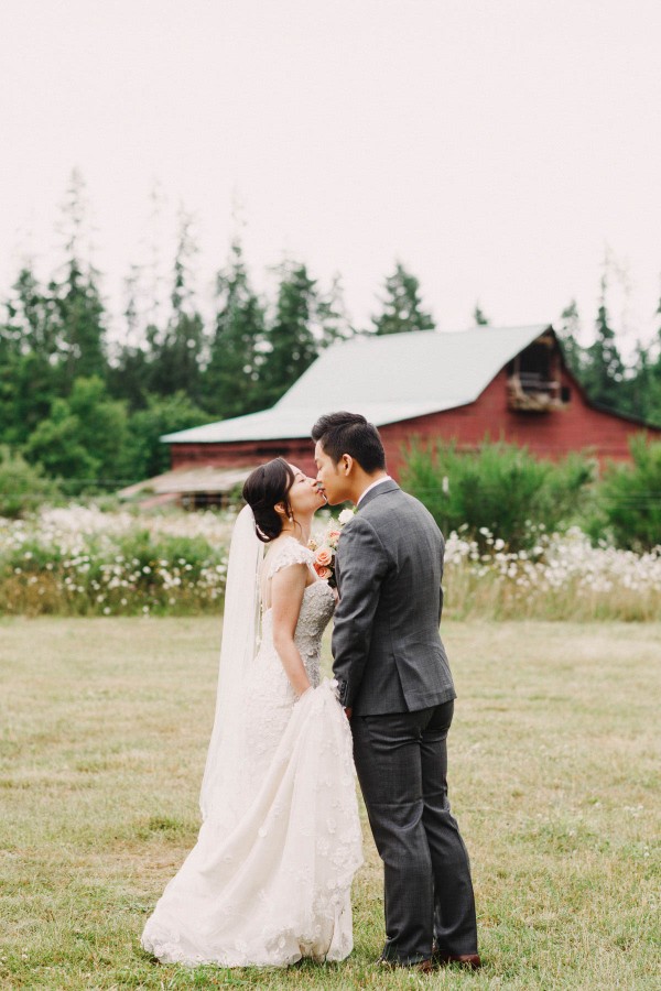 Dreamy-Outdoor-Wedding-at-Tracy-Castle (15 of 35)