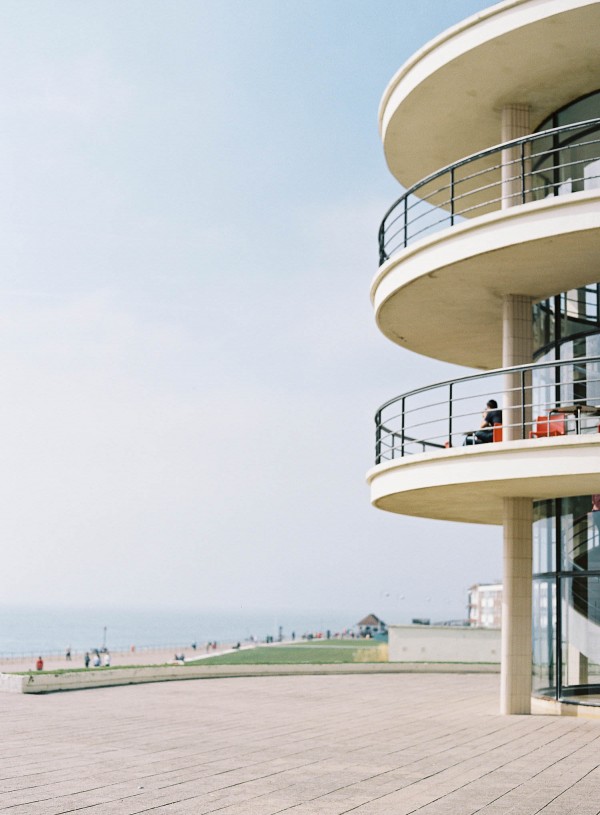 Gold-White-Wedding-De-La-Warr-Pavilion-Ann-Kathrin-Koch (5 of 28)