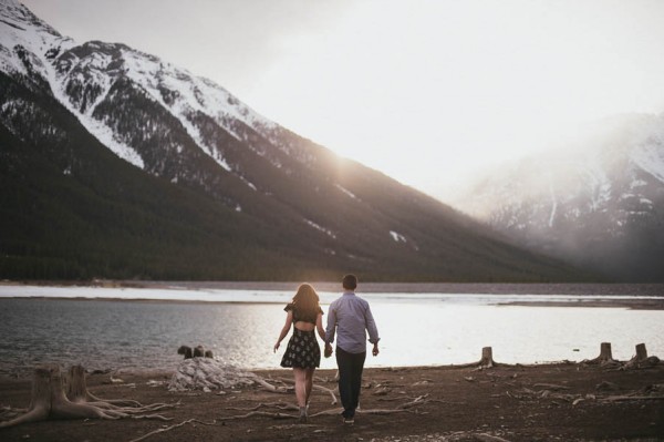 Breathtaking-Lake-Minnewanka-Engagement-Daring-Wanderer (16 of 27)