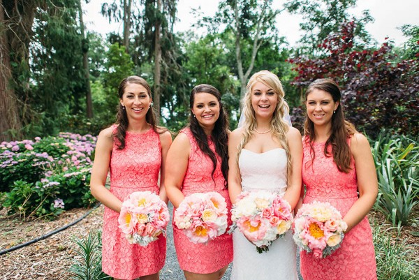 Coral Garden Wedding in New Zealand | Junebug Weddings