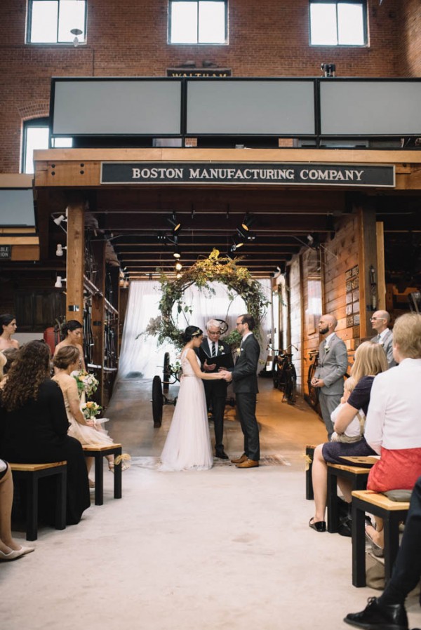 Natural-Wedding-at-Charles-River-Museum-of-Industry-and-Innovation (20 of 39)