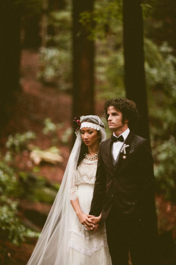 Rainy Forest Wedding at Stones & Flowers Retreat | Junebug Weddings