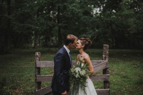 Retro-Missouri-Wedding-on-the-Family-Farm-Aaron-and-Whitney-Photography (9 of 28)