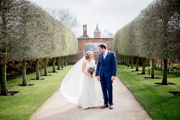 Indoor-Woodland-Wedding-at-Combermere-Abbey (14 of 27)