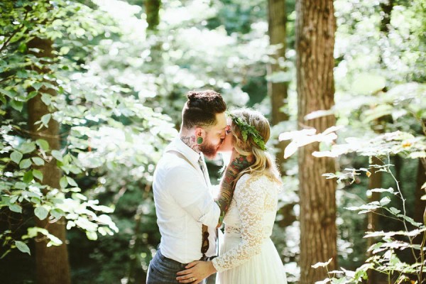 Alternative-Forest-Wedding-Inspiration-Kaytee-Lauren-Photography (9 of 30)