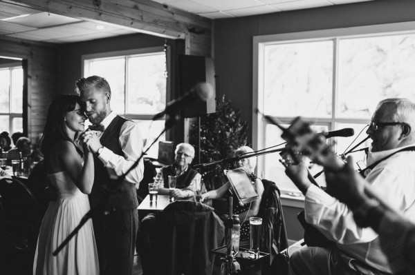 Carefree-Elopement-at-Cape-Spear-Lighthouse-Jennifer-Moher--14