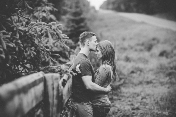 Casual-Engagement-Session-Canoeing-in-Alberta-Tricia-Victoria-Photography (16 of 23)
