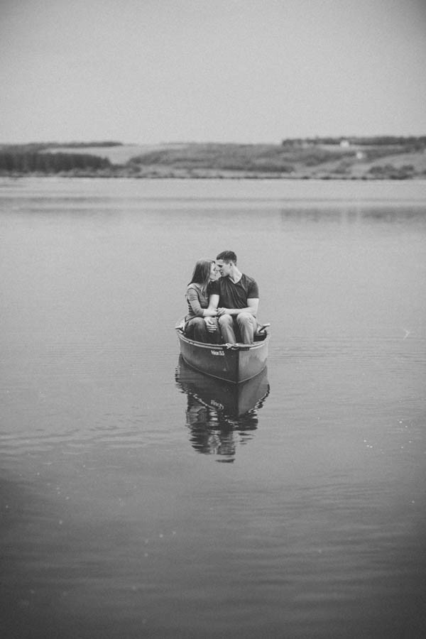 Casual-Engagement-Session-Canoeing-in-Alberta-Tricia-Victoria-Photography (5 of 23)