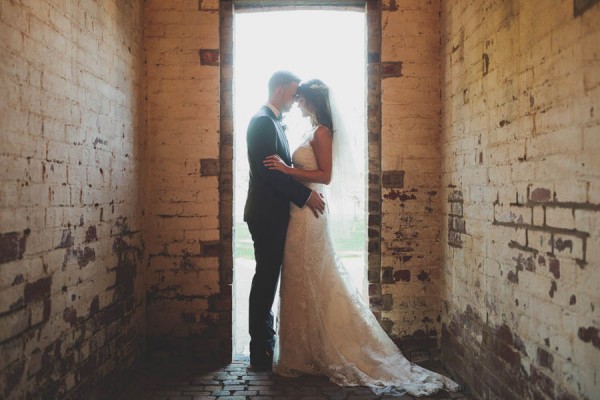 Converted-Barn-Wedding-at-the-Stones-of-the-Yarra-Valley-Darin-Collinson-Photography (10 of 26)