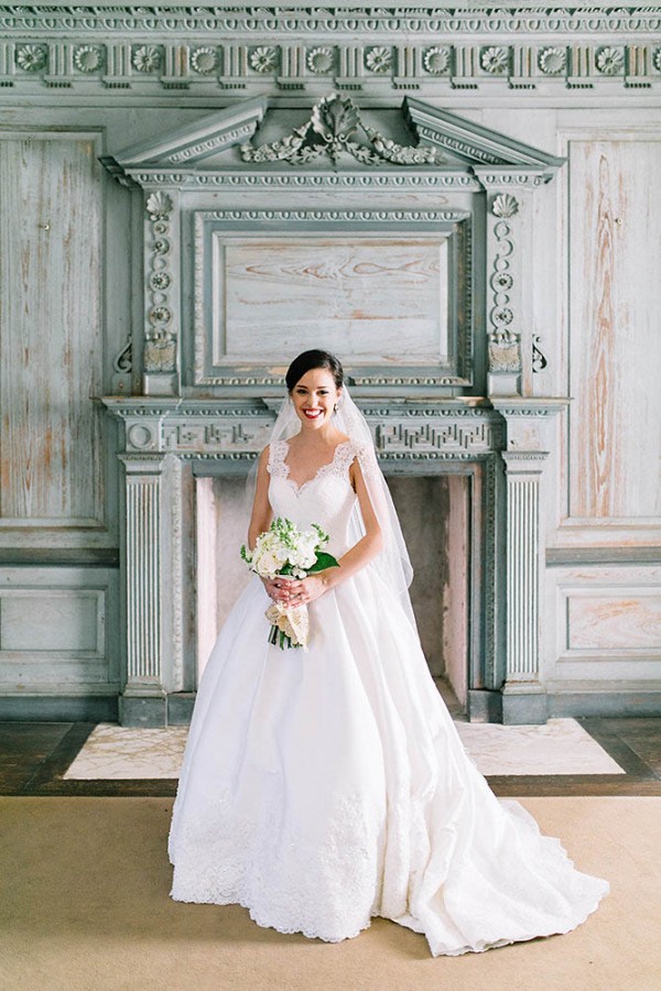 Elegant-Southern-Bridal-Portraits-at-Drayton-Hall-Catherine-Ann-Photography (1 of 27)