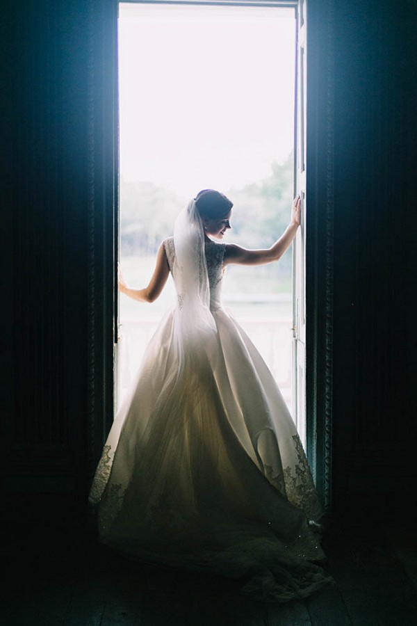 Elegant-Southern-Bridal-Portraits-at-Drayton-Hall-Catherine-Ann-Photography (10 of 27)