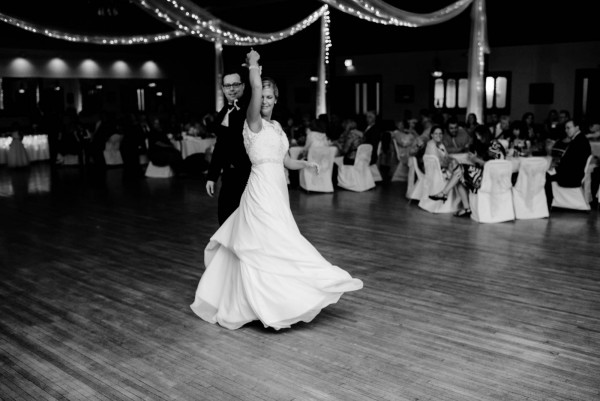 Lovely Cleveland Wedding at the Springvale Golf Course | Junebug Weddings