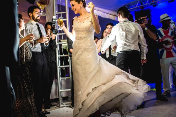 Luxurious-Brazilian-Wedding-at-Chacara-da-Lagoa-Tati-Pinho (3 of 28)
