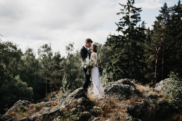 Minimalist-Warehouse-Wedding-in-Prague-Couple-of-Prague (10 of 37)