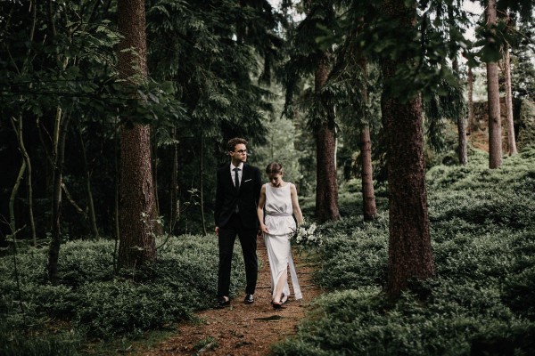 Minimalist-Warehouse-Wedding-in-Prague-Couple-of-Prague (16 of 37)