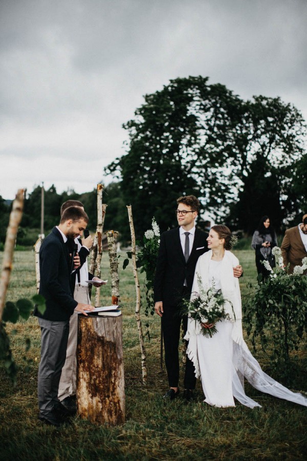 Minimalist-Warehouse-Wedding-in-Prague-Couple-of-Prague (2 of 37)