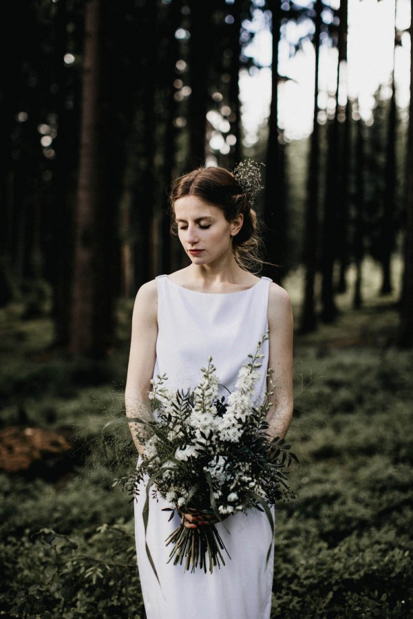 Minimalist-Warehouse-Wedding-in-Prague-Couple-of-Prague (21 of 37)