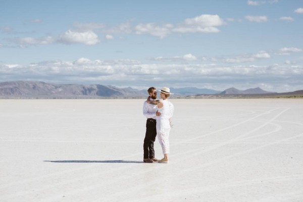 Minimalist-Wedding-in-the-Alvord-Desert-Free-The-Bird-28