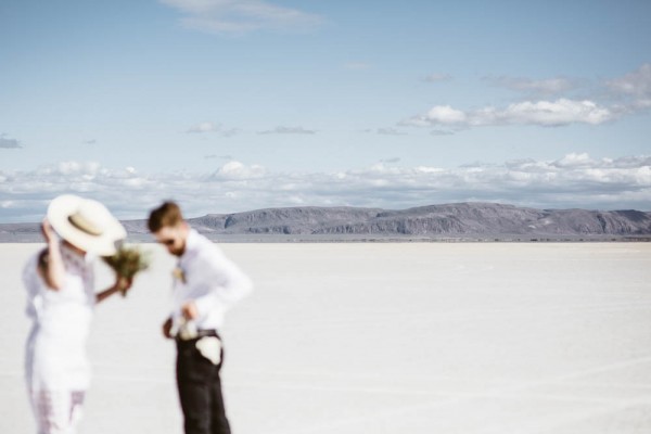 Minimalist-Wedding-in-the-Alvord-Desert-Free-The-Bird-31