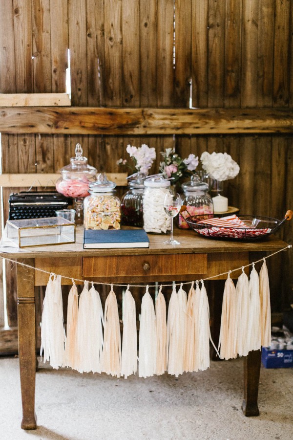 Relaxed-and-Natural-Barn-Wedding-in-Germany-Kevin-Klein-8765