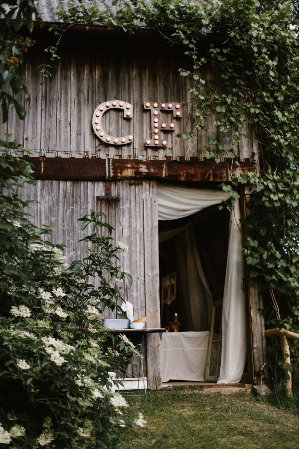 Relaxed-and-Natural-Barn-Wedding-in-Germany-Kevin-Klein-9242