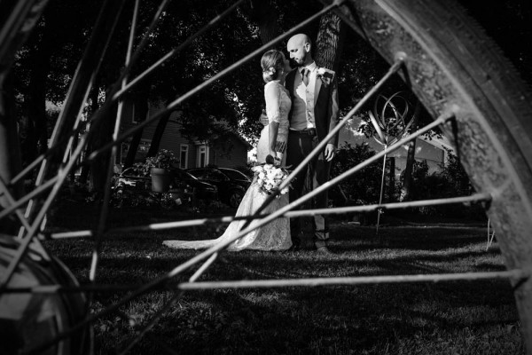 Canadian-Garden-Wedding-at-Home-Avant-Garde-Studio-045