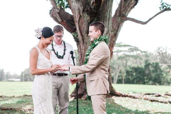 Chic-Hawaiian-Wedding-at-Sunset-Ranch (20 of 33)