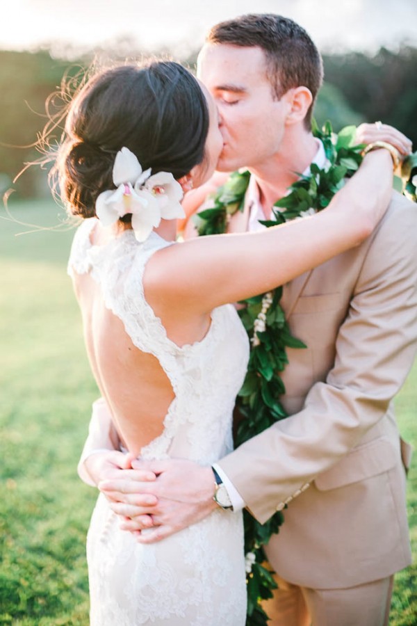 Chic-Hawaiian-Wedding-at-Sunset-Ranch (32 of 33)