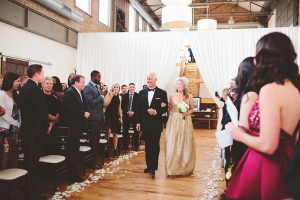 Chic-Urban-Chicago-Wedding-at-City-View-Loft (14 of 39)