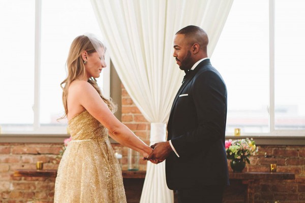 Chic-Urban-Chicago-Wedding-at-City-View-Loft (15 of 39)