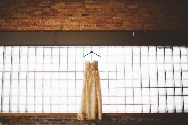 Chic-Urban-Chicago-Wedding-at-City-View-Loft (2 of 39)