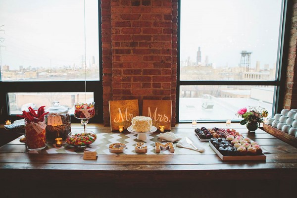 Chic-Urban-Chicago-Wedding-at-City-View-Loft (28 of 39)