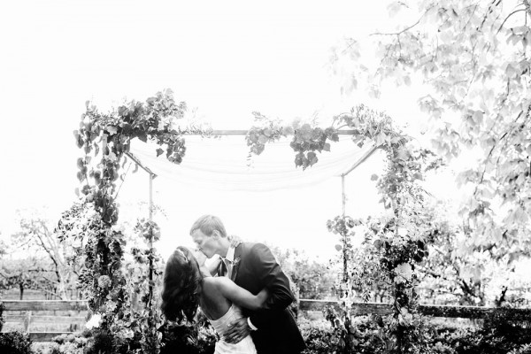 Intimate-California-Wedding-at-Vine-Hill-House-Chrisman-Studios--7