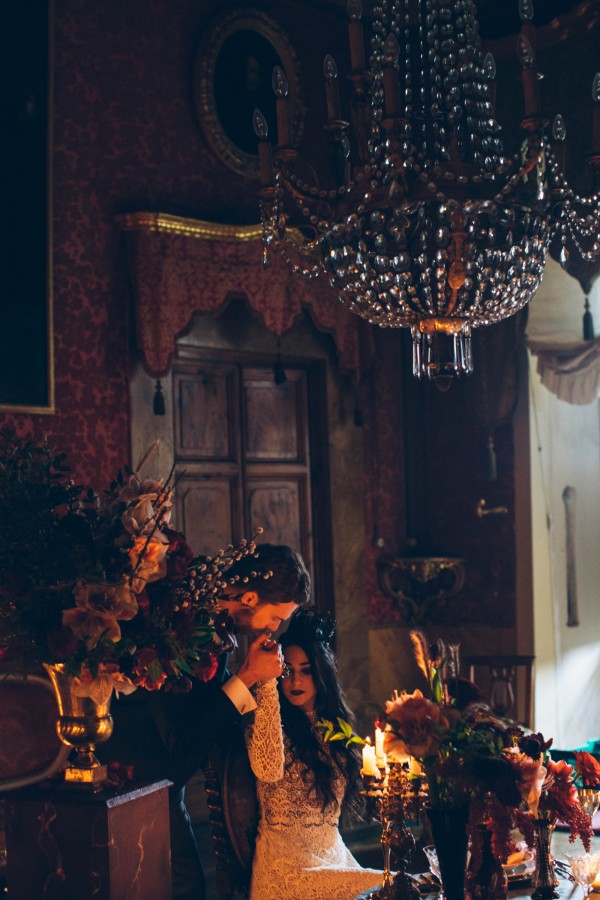 Italian-Gothic-Wedding-Inspiration-at-Villa-Di-Maiano-Stefano-Santucci-054