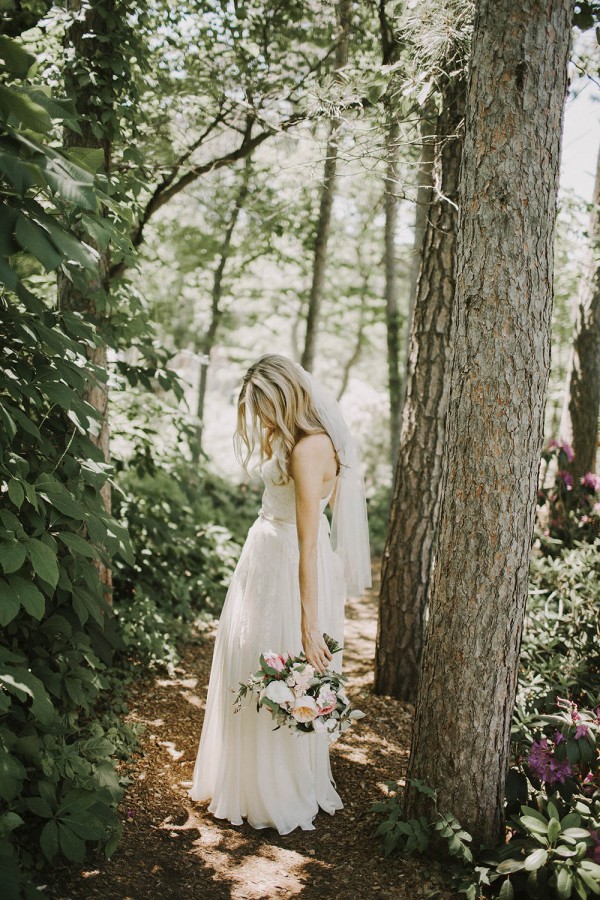 Modern-Organic-Wedding-at-Ann-Arbor-Distilling-Co-Justine-Montigny-018