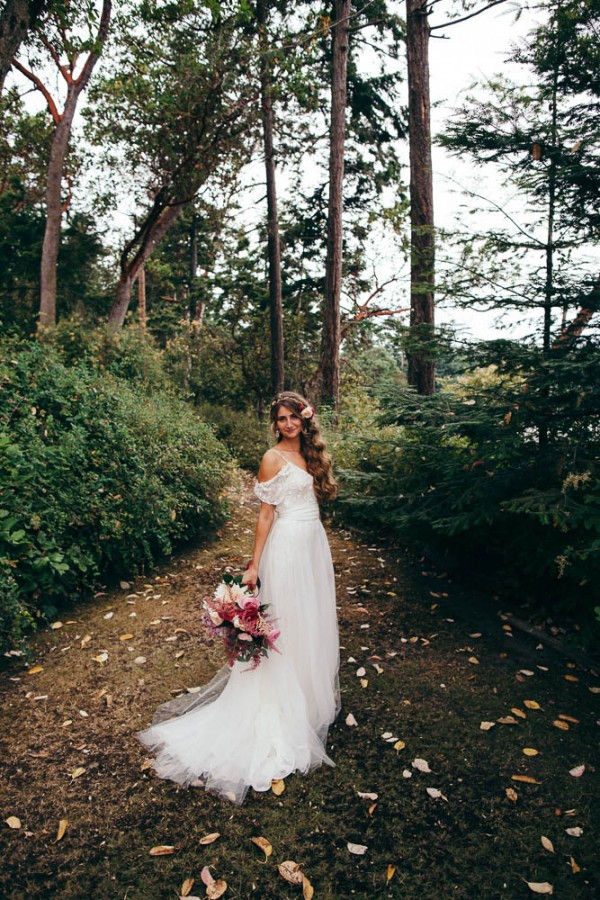 Multicultural-Inspired-Wedding-at-The-Captain-Whidbey-Inn-Julia-Kinnunen-Photography-2-10