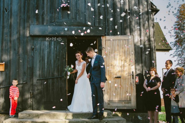 This Romantic Bridal Veil Lakes Wedding Was a Secret Garden Come to Life