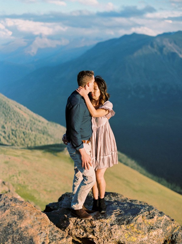 Thrilling-Rocky-Mountain-National-Park-Engagement-Photos-Boris-Zaretsky-Photography-10