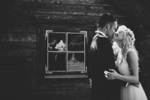 Whimsical-Swedish-Barn-Wedding-Agnes-Stenlund-Photography-008