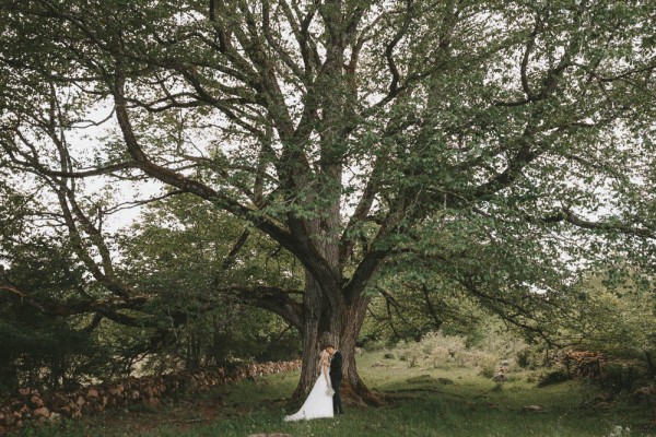 Whimsical-Swedish-Barn-Wedding-Agnes-Stenlund-Photography-044