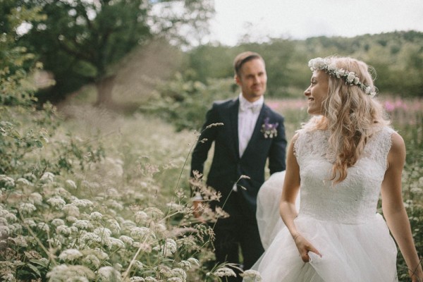 Whimsical-Swedish-Barn-Wedding-Agnes-Stenlund-Photography-045