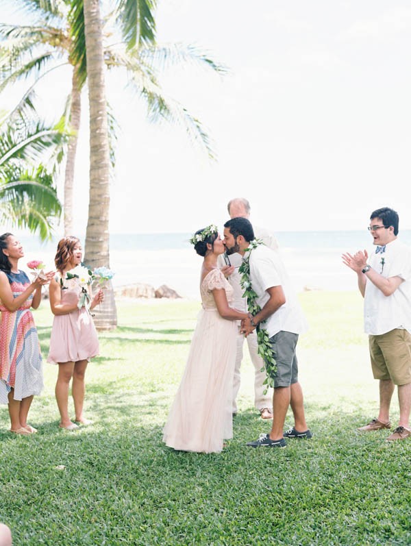 Colorful-Vintage-Hawaiian-Wedding-at-Olowalu-Plantation-House-Wendy-Laurel-Photography-001