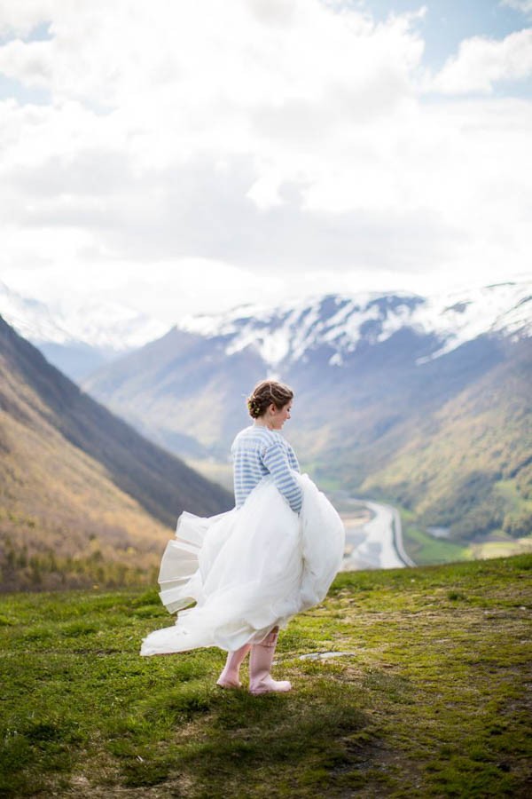 Cozy-Norwegian-Wedding-at-Roisheim-Hotell-Mona-Moe-Machava-Photography-21