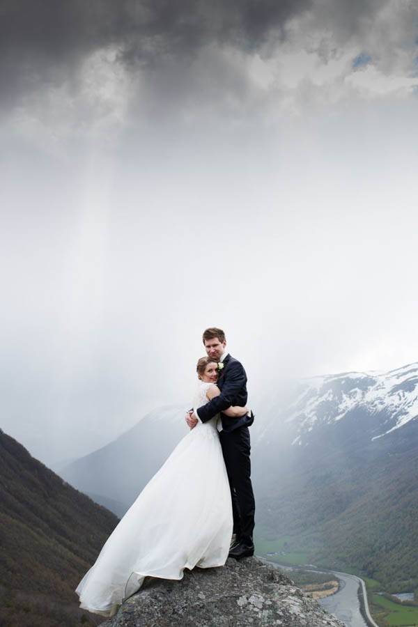 Cozy-Norwegian-Wedding-at-Roisheim-Hotell-Mona-Moe-Machava-Photography-69