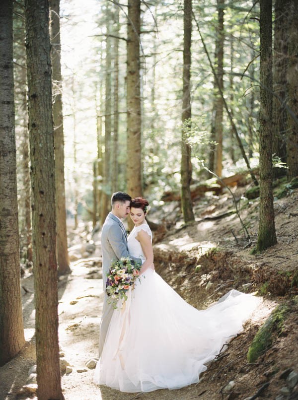 Pacific-Northwest-Wedding-Inspiration-at-Rattlesnake-Ledge-Sweet-Pea-Events-005