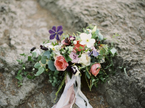 Pacific-Northwest-Wedding-Inspiration-at-Rattlesnake-Ledge-Sweet-Pea-Events-027