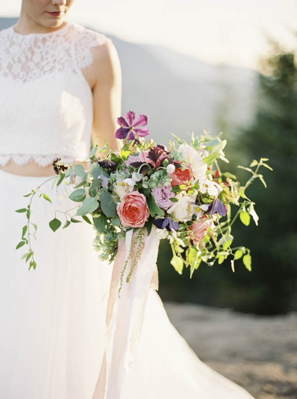 Pacific-Northwest-Wedding-Inspiration-at-Rattlesnake-Ledge-Sweet-Pea-Events-095