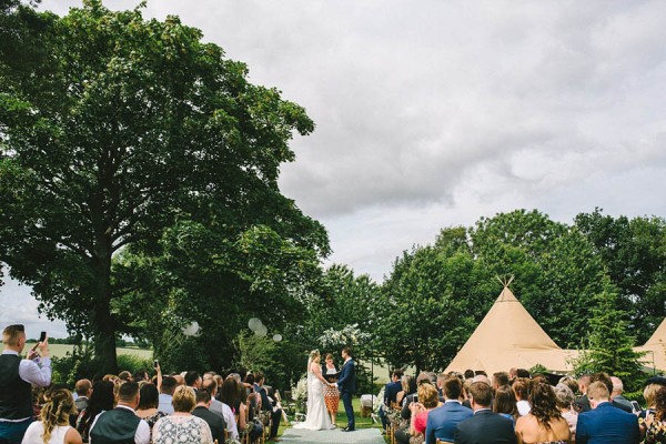 Relaxed-Backyard-Garden-Wedding-in-County-Durham-Paul-Santos-Photography--8